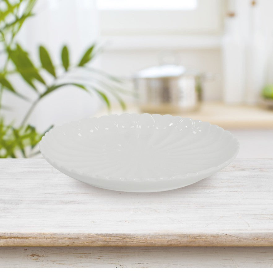 Gourdo's Porcelain Korean Magnolia Plate 8"