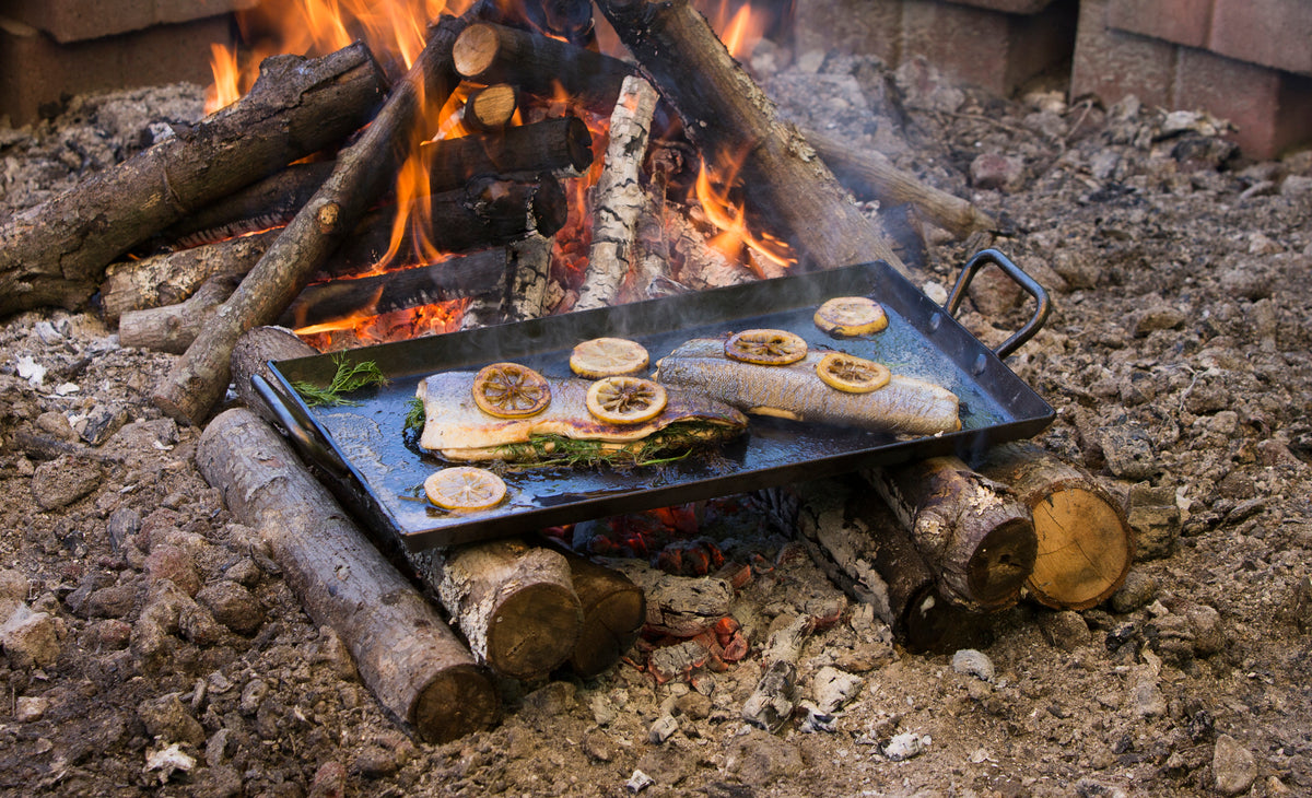 Lodge Seasoned Carbon Steel Griddle 18x10"